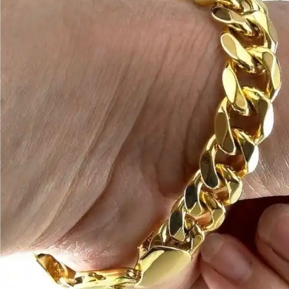 Gold Plated Bracelet - Picture 5 of 6